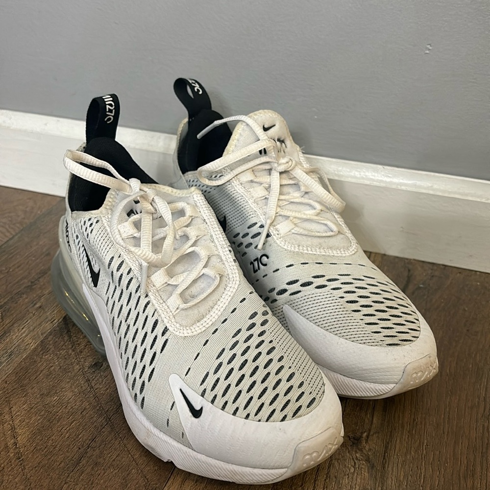 make an offer!! Nike air max’s, no use for them anymore, good condition!